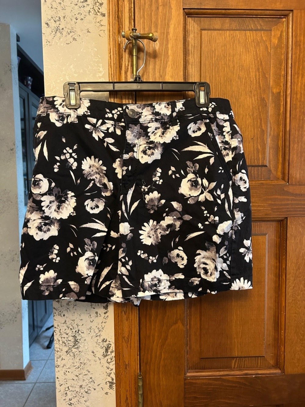 Gloria Vanderbilt Black Floral Jean Shorts